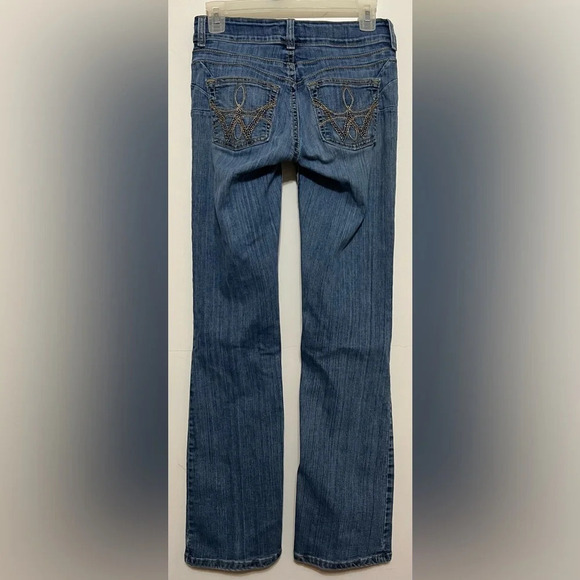 Wrangler Women's Boot Cut Jeans Size 1/2. B1 - Picture 2 of 8